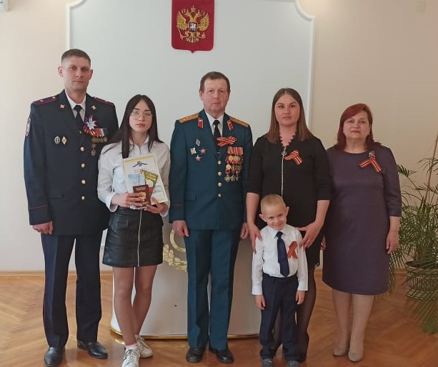 Юность России в гражданство вступает 7 мая 2021.jpg Юность России в гражданство вступает 7 мая 2021.jpg